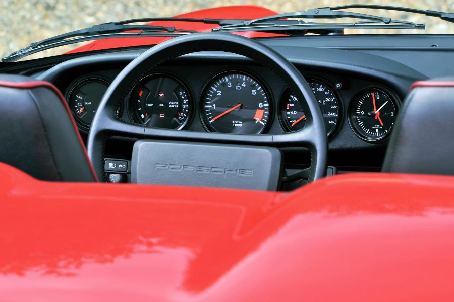 Панель приборов Porsche 911 Carrera Speedster (911) 1989 года  (фото 9 из 59)